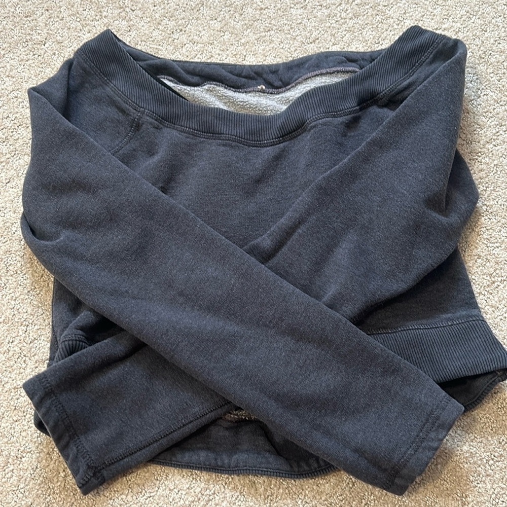 COPY - LULULEMON SWEATSHIRT